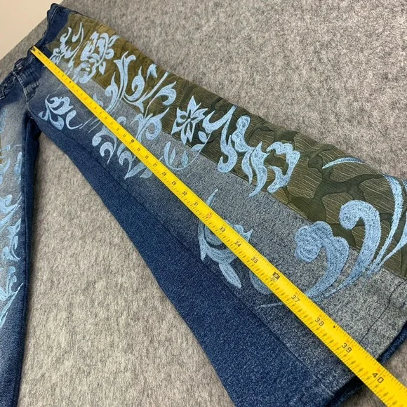 Brazil Roxx Women's Embroidered Floral Blue Mid Rise Flare Jeans Size 8 (27x30) - Picture 11 of 12